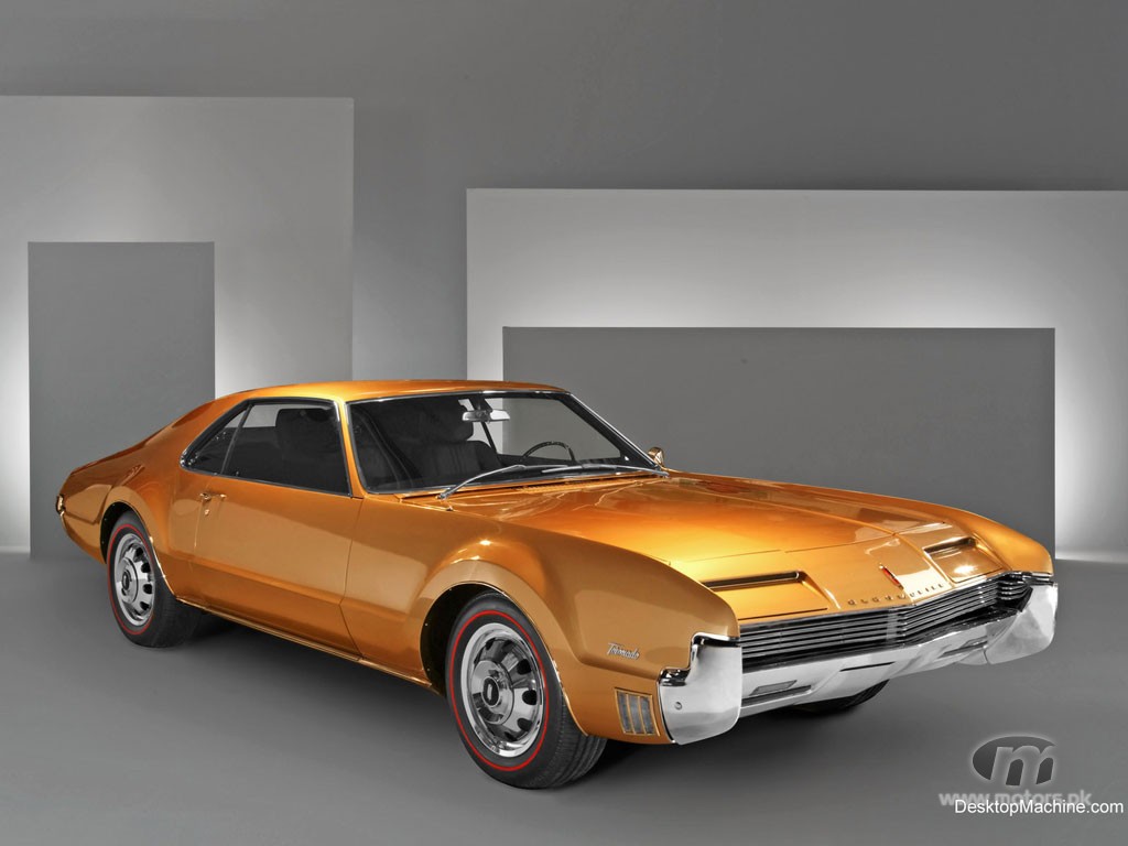 Oldsmobile Toronado of Jay Leno old golden beauty